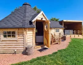 Nuit en Cabane avec Jacuzzi à Pradines Nuit en Cabane avec Jacuzzi à Pradines