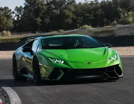 Stage de Pilotage Enfant en Lamborghini Huracan à Perpignan Stage de Pilotage Enfant en Lamborghini Huracan à Perpignan