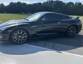 Stage de Pilotage Enfant en Nissan GTR près de Millau