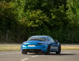 Stage de Pilotage Enfant en Alpine A110 S près de Millau