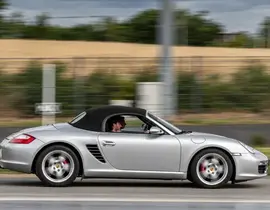Stage de Pilotage Enfant en Porsche Boxster - Circuit d'Issoire Stage de Pilotage Enfant en Porsche Boxster - Circuit d'Issoire