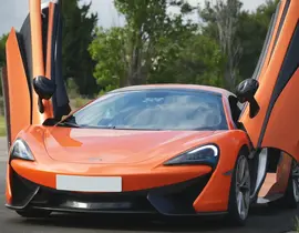 Stage de Pilotage Enfant en McLaren 570S - Circuit d'Issoire Stage de Pilotage Enfant en McLaren 570S - Circuit d'Issoire