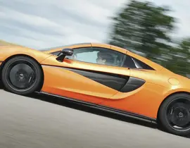 Stage de Pilotage Enfant en McLaren 570S à Poitiers Stage de Pilotage Enfant en McLaren 570S à Poitiers