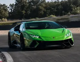 Stage de Pilotage Enfant en Lamborghini Huracan près de Millau Stage de Pilotage Enfant en Lamborghini Huracan près de Millau