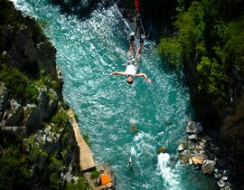 Saut à l'élastique au Pont de Ponsonnas près de Grenoble Saut à l'élastique au Pont de Ponsonnas près de Grenoble