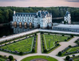 Baptême en Hélicoptère à Amboise - Les Châteaux de la Loire Baptême en Hélicoptère à Amboise - Les Châteaux de la Loire