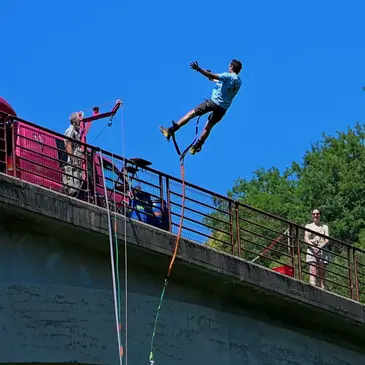 Saut à l'élastique en région Midi-Pyrénées Saut à l'élastique en région Midi-Pyrénées