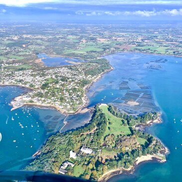 Baptême en Hélicoptère Golfe du Morbihan en région Bretagne Baptême en Hélicoptère Golfe du Morbihan en région Bretagne