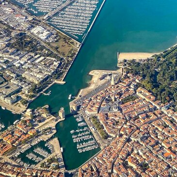 Aéroport de La Rochelle-Île de Ré, Charente maritime (17) - Baptême de l'air hélicoptère Aéroport de La Rochelle-Île de Ré, Charente maritime (17) - Baptême de l'air hélicoptère
