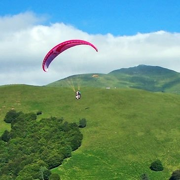 Accous, à 1h de Pau, Pyrénées atlantiques (64) - Baptême en parapente Accous, à 1h de Pau, Pyrénées atlantiques (64) - Baptême en parapente