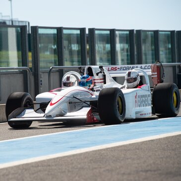 Bapteme en Formule 1 sur le Circuit de Barcelone Bapteme en Formule 1 sur le Circuit de Barcelone
