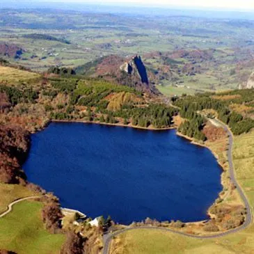 Baptême en Hélicoptère - Survol des Volcans d&#39;Auvergne