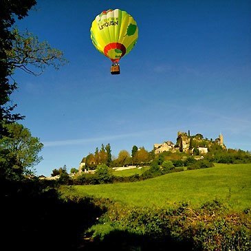 Collonges-la-Rouge, Corrèze (19) - Baptême de l&#39;air montgolfière