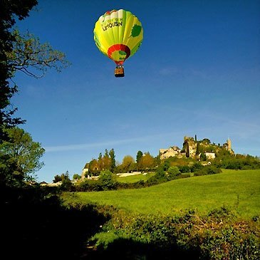 Collonges-la-Rouge, Corrèze (19) - Baptême de l'air montgolfière Collonges-la-Rouge, Corrèze (19) - Baptême de l'air montgolfière