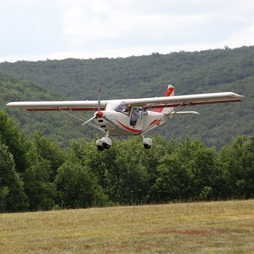 Baptême en ULM Multiaxe à Brive-la-Gaillarde Baptême en ULM Multiaxe à Brive-la-Gaillarde