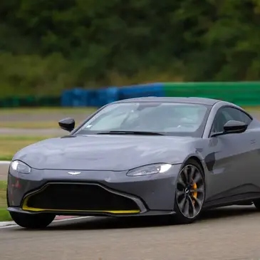 Stage de Pilotage Aston Martin - Circuit de Dreux Stage de Pilotage Aston Martin - Circuit de Dreux