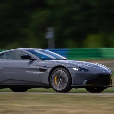 Circuit de l&#39;Ouest Parisien - Dreux, Eure et loir (28) - Stage de Pilotage Aston Martin