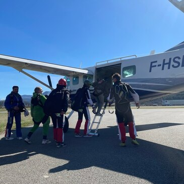 Saut en parachute, département Hautes Alpes Saut en parachute, département Hautes Alpes