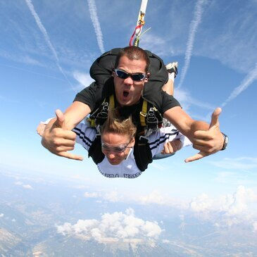 Saut en parachute proche Aérodrome de Gap-Tallard Saut en parachute proche Aérodrome de Gap-Tallard