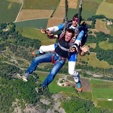 Réserver Saut en parachute département Hautes Alpes Réserver Saut en parachute département Hautes Alpes