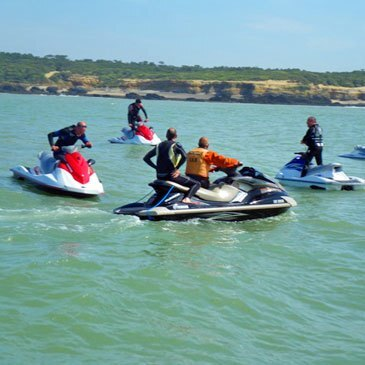 Offrir Jet ski Scooter des mers en Pays-de-la-Loire Offrir Jet ski Scooter des mers en Pays-de-la-Loire