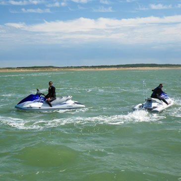 Réserver Jet ski Scooter des mers en Pays-de-la-Loire Réserver Jet ski Scooter des mers en Pays-de-la-Loire
