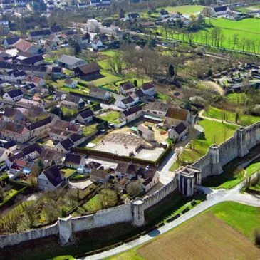 Pilotage d&#39;ULM Pendulaire près de Sens en région Bourgogne