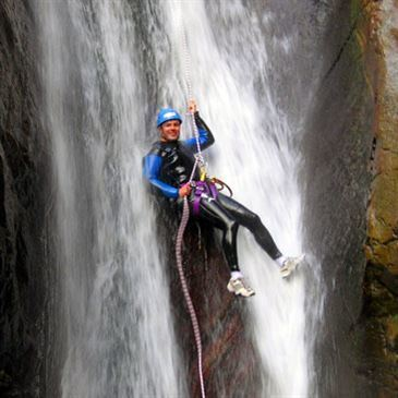Descente très sportive du Canyon de Llech Descente très sportive du Canyon de Llech