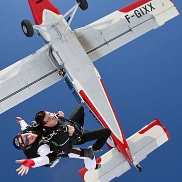 Saut en Parachute Tandem à La Réole près de Bordeaux Saut en Parachute Tandem à La Réole près de Bordeaux