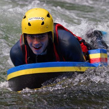 Descente en Hydrospeed sur la Nive près de Bayonne Descente en Hydrospeed sur la Nive près de Bayonne