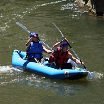 Descente en Canoë Raft sur l'Aude à Quillan Descente en Canoë Raft sur l'Aude à Quillan