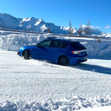 Stage de Pilotage sur Glace proche Circuit glace de L'Alpe d'Huez Stage de Pilotage sur Glace proche Circuit glace de L'Alpe d'Huez