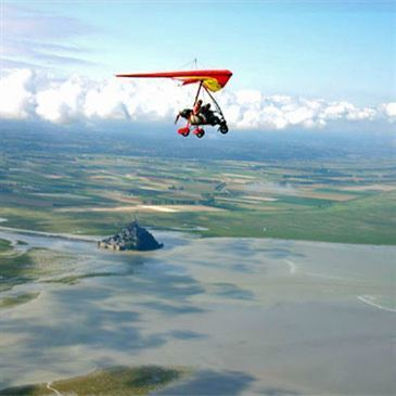 Pilotage d'ULM au Mont-Saint-Michel Pilotage d'ULM au Mont-Saint-Michel