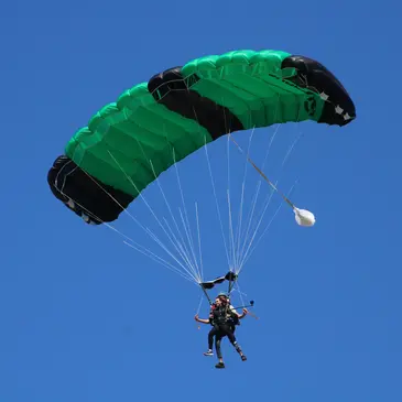 Réserver Saut en parachute en Languedoc-Roussillon