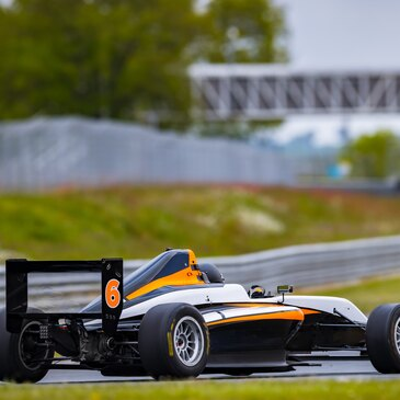 Offrir Stage de Pilotage Monoplace en Poitou-Charentes Offrir Stage de Pilotage Monoplace en Poitou-Charentes