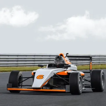 Stage en Formule Renault 2000 - Circuit de Haute-Saintonge en région Poitou-Charentes