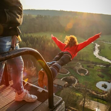 Saut à l&#39;élastique proche Viaduc de la Souleuvre