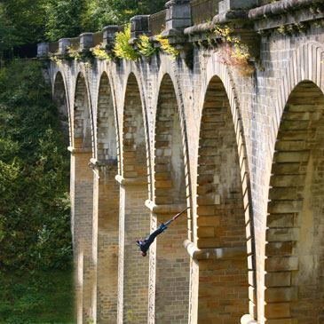 Saut à l'élastique à Epinal dans les Vosges Saut à l'élastique à Epinal dans les Vosges