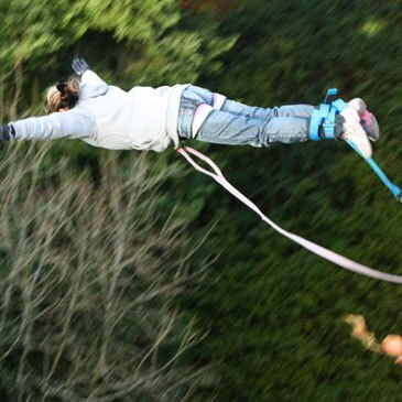 Saut à l&#39;élastique proche Viaduc de Claudon