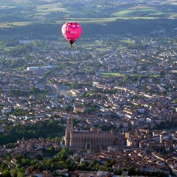 vol en montgolfière près d&#39;Albi- Survol de Cordes-sur-Ciel