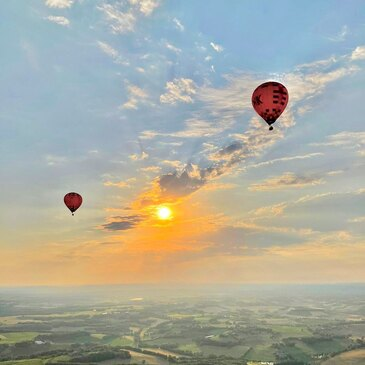 Vol en Montgolfière près d'Albi- Survol de Cordes-sur-Ciel en région Midi-Pyrénées Vol en Montgolfière près d'Albi- Survol de Cordes-sur-Ciel en région Midi-Pyrénées