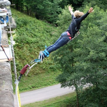 Saut à l'élastique à Auxerre proche Paris Saut à l'élastique à Auxerre proche Paris