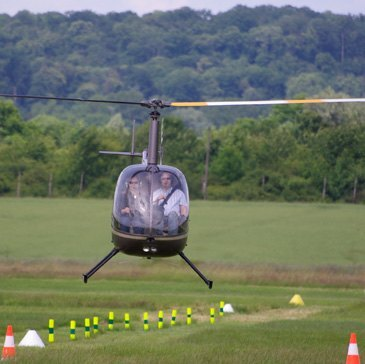Aérodrome de Paris-Saclay-Versailles, à 45 min de Paris, Paris (75) - Stage initiation hélicoptère Aérodrome de Paris-Saclay-Versailles, à 45 min de Paris, Paris (75) - Stage initiation hélicoptère