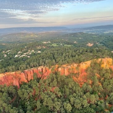 Roussillon, à 15 min de Gordes, Vaucluse (84) - Baptême de l'air montgolfière Roussillon, à 15 min de Gordes, Vaucluse (84) - Baptême de l'air montgolfière