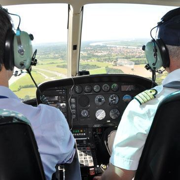 Pilotage d'Hélicoptère à Rennes Pilotage d'Hélicoptère à Rennes