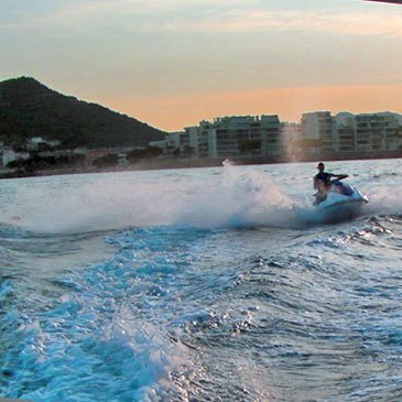 Réserver Jet ski Scooter des mers en PACA et Corse