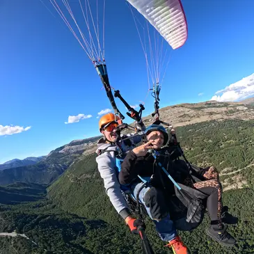 Baptême en parapente proche Saint-Vallier-de-Thiey Baptême en parapente proche Saint-Vallier-de-Thiey