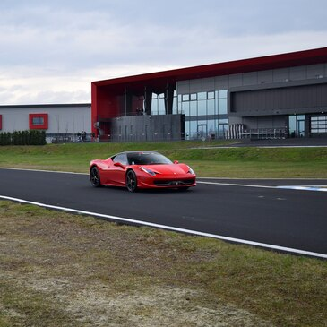 Stage en Ferrari 458 Italia - Circuit de Dijon-Prenois en région Bourgogne Stage en Ferrari 458 Italia - Circuit de Dijon-Prenois en région Bourgogne