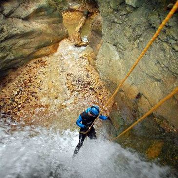 Descente très sportive du Canyon des Ecouges à Grenoble