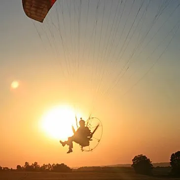 Courcité, à 30 min de Mayenne, Mayenne (53) - Baptême de l&#39;air paramoteur